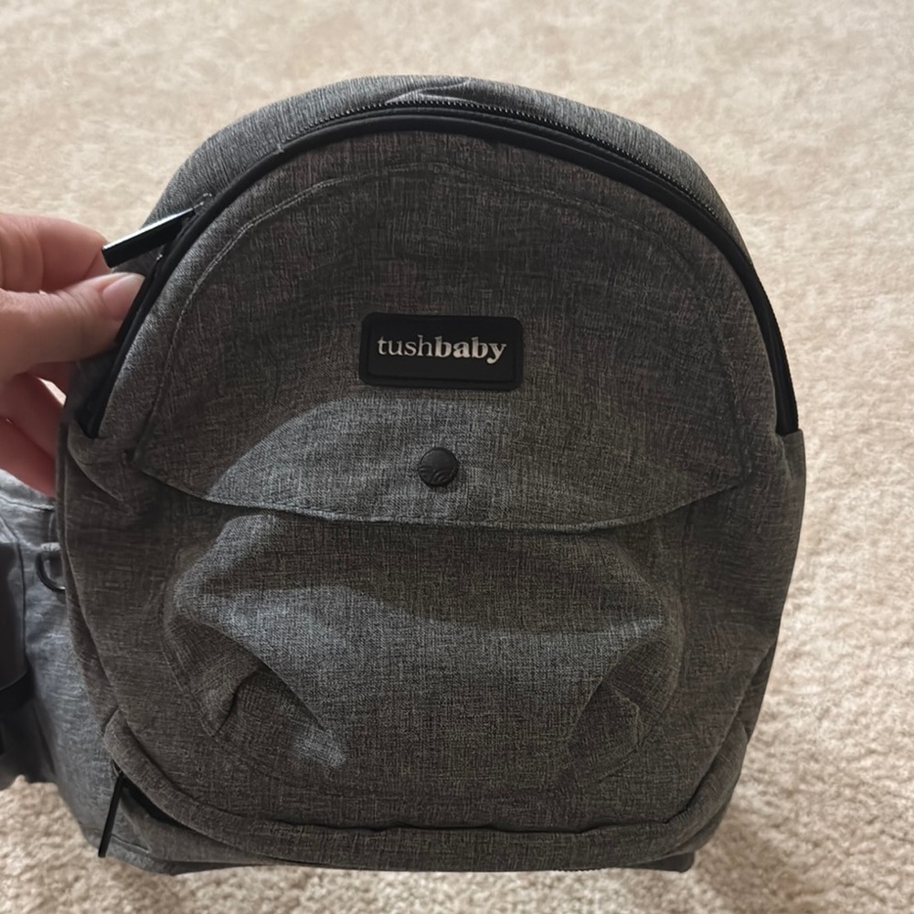 Tushbaby hip carrier in grey like new